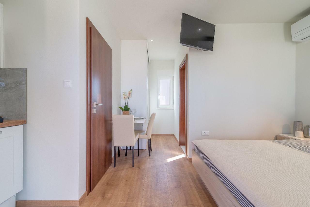 شقة Studio Apartman Rosa زاتون المظهر الخارجي الصورة
